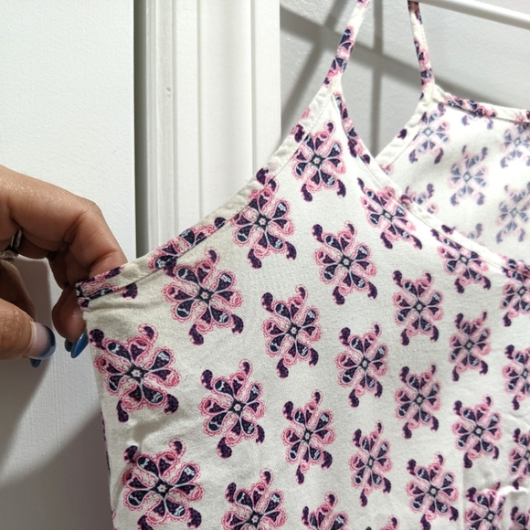 Bjewel Hi-Lo Hem Camisole - Picture 4 of 9